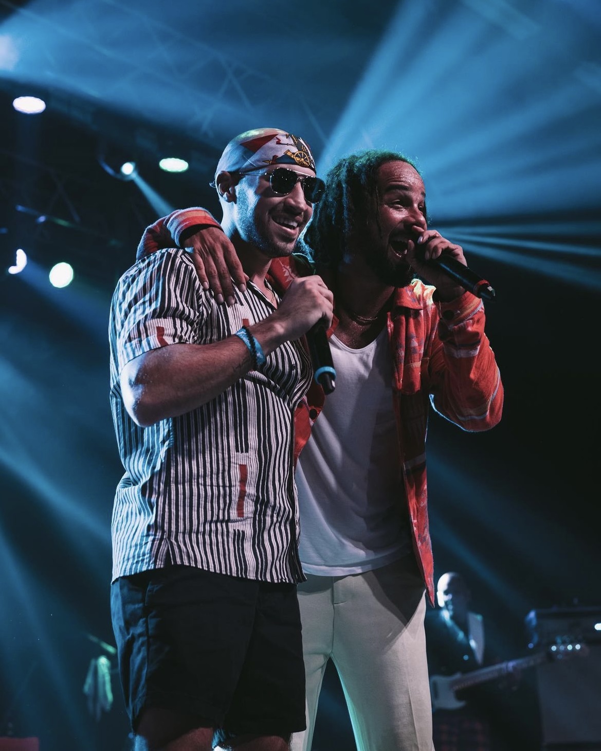 Kes and Machel neck-and-neck.